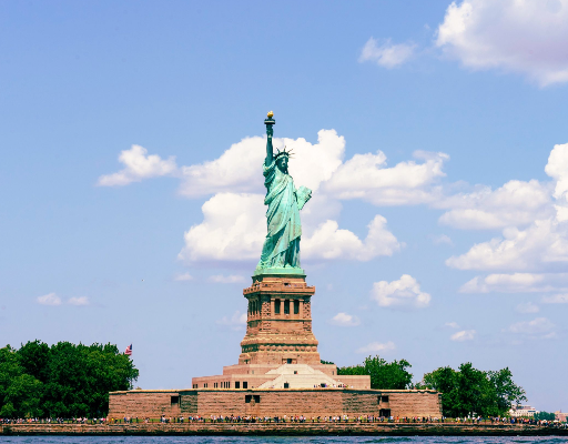 కుప్పకూలిన 79 అడుగుల భారీ 'స్టాచ్యూ ఆఫ్ లిబర్టీ...