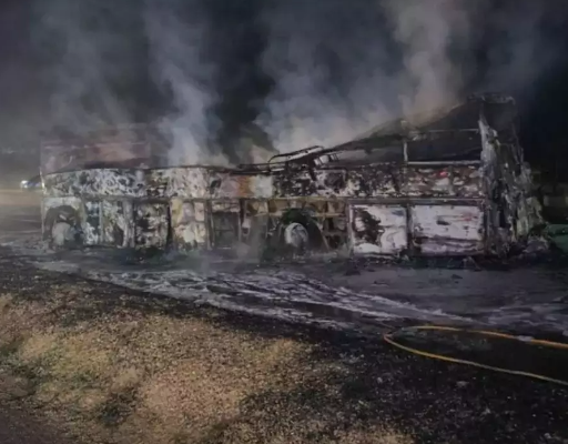 రక్తం చిందిన రహదారి.. నిప్పుల గుండమైన నిద్రకోచ్!