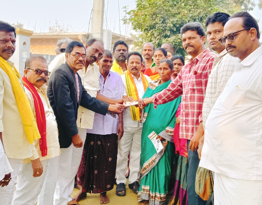 ఆదోనిలో ఎన్టీఆర్ భరోసా పింఛన్ల పంపిణీ