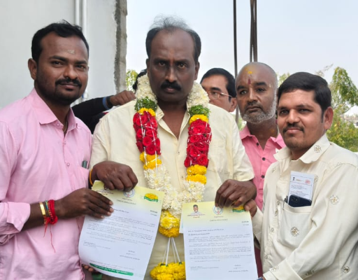 ఆదోనిలో సీఎం రిలీఫ్ ఫండ్ చెక్కుల పంపిణీ