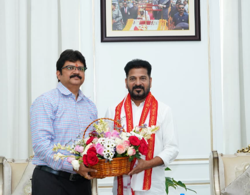 ముఖ్యమంత్రికి నూతన సంవత్సర శుభాకాంక్షలు తెలిపిన జిల్లా కలెక్టర్