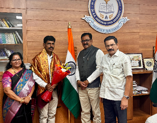 అంబేద్కర్ వర్సిటీ పూర్వ విద్యార్థి డా. డి. వెంకట నాయక్ ఘన సన్మానం