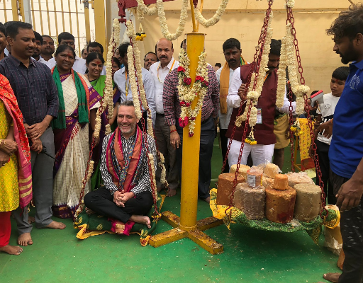 మేడారం జాతరలో వైభవం: సమ్మక్క-సారలమ్మలను దర్శించుకున్న బ్రిటిష్ డిప్యూటీ హైకమిషనర్