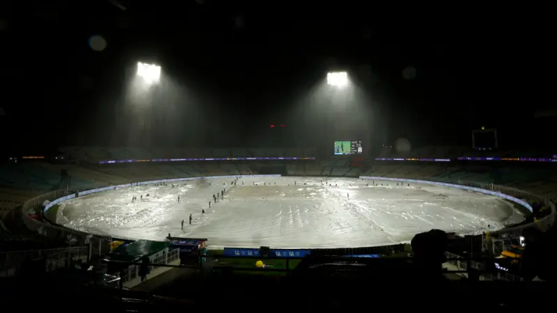 ఈడెన్ గార్డెన్స్‌లో వర్షం బీభత్సం..!! పాయింట్ల పట్టికలో అగ్రస్థానానికి పంజాబ్!