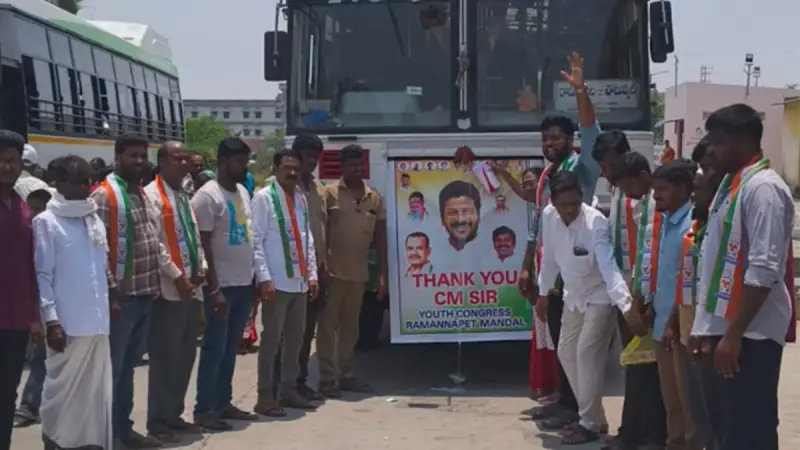 ఆర్టీసీకి శుభవార్త.. నాయకుల చిత్రపటాలకు పాలాభిషేకం