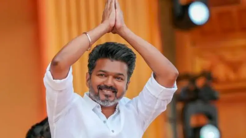 பதவியேற்கும் முன்பே விஜய் அதிரடி தீர்மானம்!