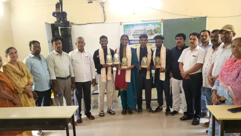 ఉత్తమ విద్యార్థులు, అధ్యాపకులకు ఘన సన్మానం