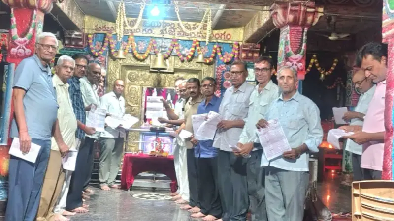 ఆదోనిలో శ్రీ పాండురంగస్వామి దేవస్థానంలో ధార్మిక కార్యక్రమాలు.  19 నుంచి 22 వరకు ప్రవచనాలు, భజనలు