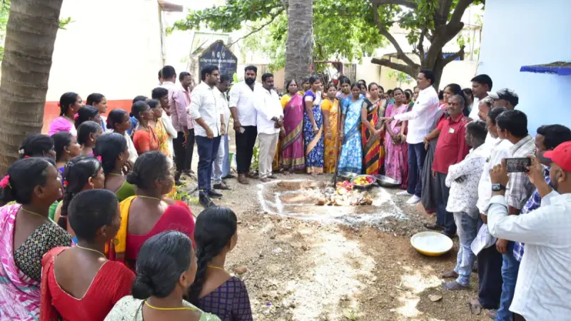 తాజ్‌పూర్‌లో నూతన మహిళా భవన నిర్మాణానికి శంకుస్థాపన
