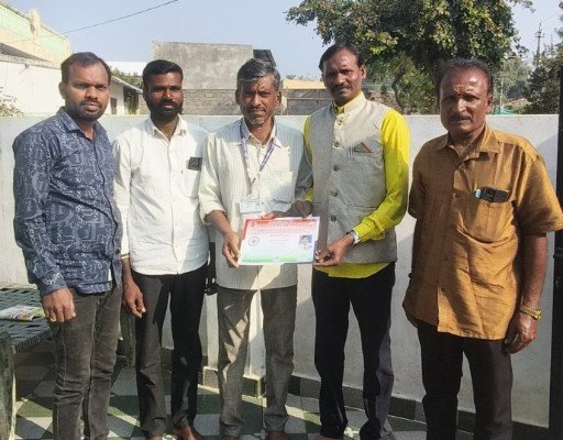 పెద్ద వంగర మండల జనరల్ సెక్రటరీగా ముద్దసాని హరీష్ కు నియామక పత్రం అందజేసిన డాక్టర్ మంగళ పెళ్లి హుస్సేన్