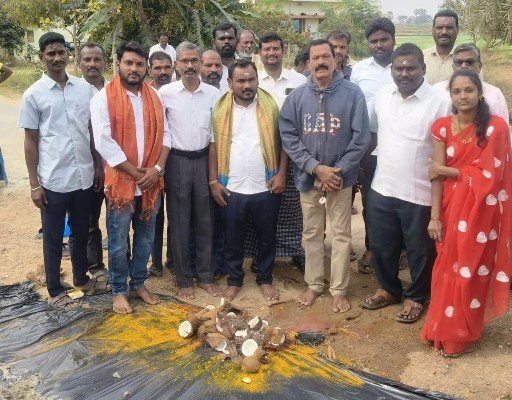 గ్రామ అభివృద్ధి కోసం కొత్త సిసి రోడ్లు – సర్పంచ్ సుందర్ యాదవ్ 