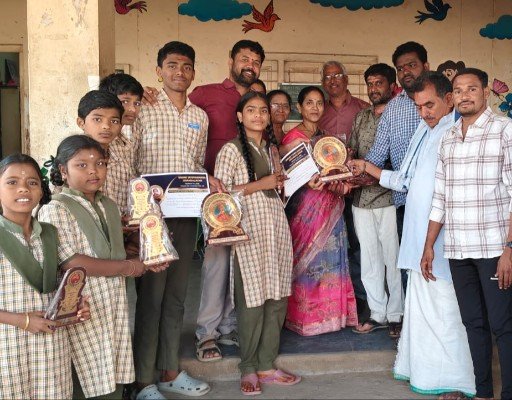 రాపాక జడ్పిహెచ్ పాఠశాలలో క్విజ్ పోటీల బహుమతుల ప్రదానం