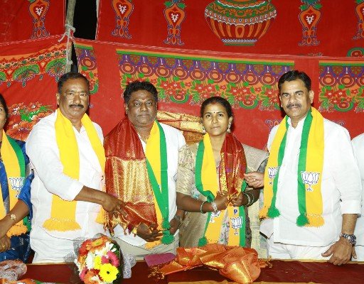 చౌటుప్పల్ మున్సిపల్ లో మోడీ నాయకత్వానికి మద్దతుగా బిజెపిలో చేరికలు