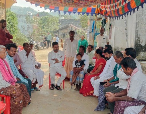 దిమ్మిడిజోల టెక్కలి నియోజకవర్గ వైస్సార్సీపీ ఇంచార్జ్ పేరాడ తిలక్  పరామర్శ