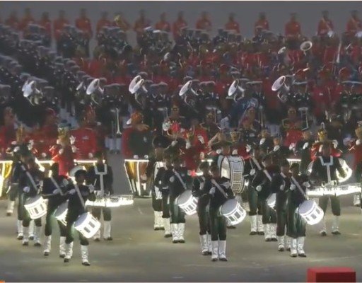 బీటింగ్ రిట్రీట్ 2026: 'డ్రమ్మర్స్ కాల్' అద్భుతం.. ప్రధాని మోదీ ప్రశంసలు!