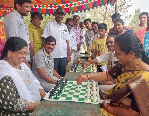 గ్రామీణ క్రీడాకారులకు ప్రోత్సాహం సీఎం కప్  తహసిల్దార్  ఎంపీడీవో  