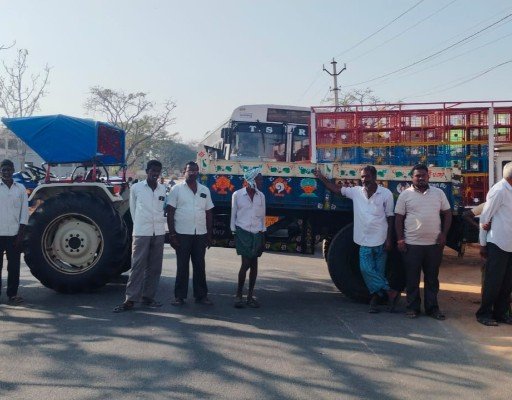 రైతుకు అందని "యూరియా"