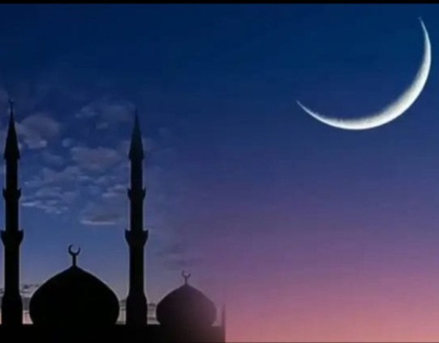 ఆకాశంలో నెలవంక దర్శనం.. రేపటి నుంచే రంజాన్