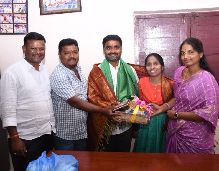 మున్సిపాలిటీలో కాంగ్రెస్ కౌన్సిలర్లకు ఘన సన్మానం