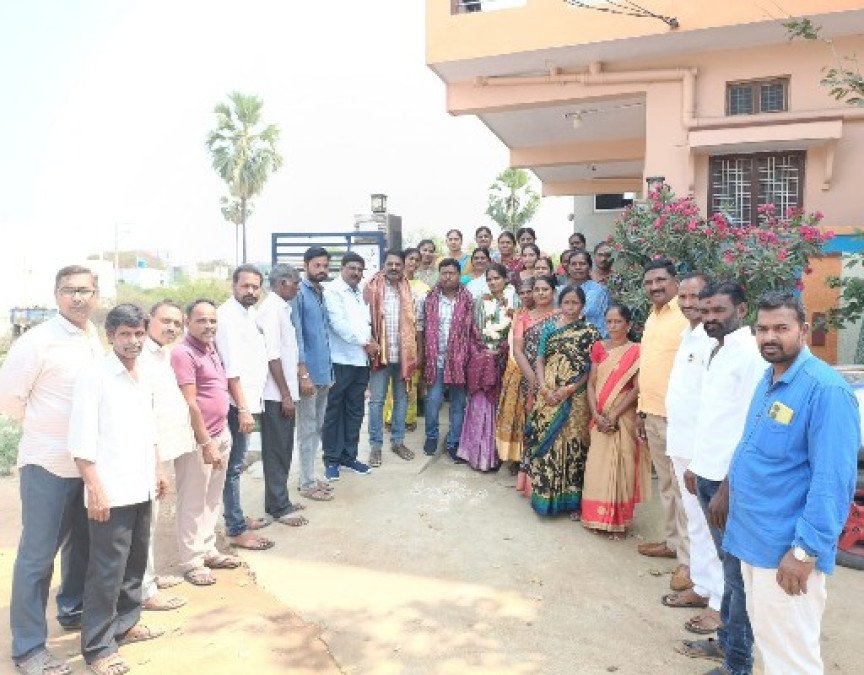 13వ వార్డు కౌన్సిలర్‌కు కాలనీవాసుల ఘన సన్మానం