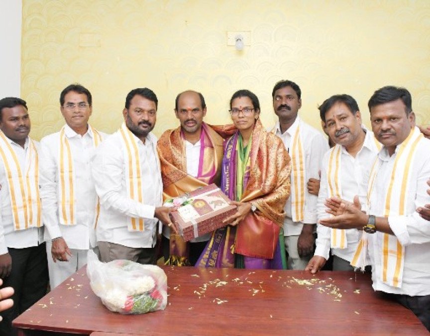 ఘనంగా పదవీ బాధ్యతలు స్వీకరించిన 3వ వార్డు కౌన్సిలర్ పల్లె లావణ్య సురేందర్ రెడ్డి