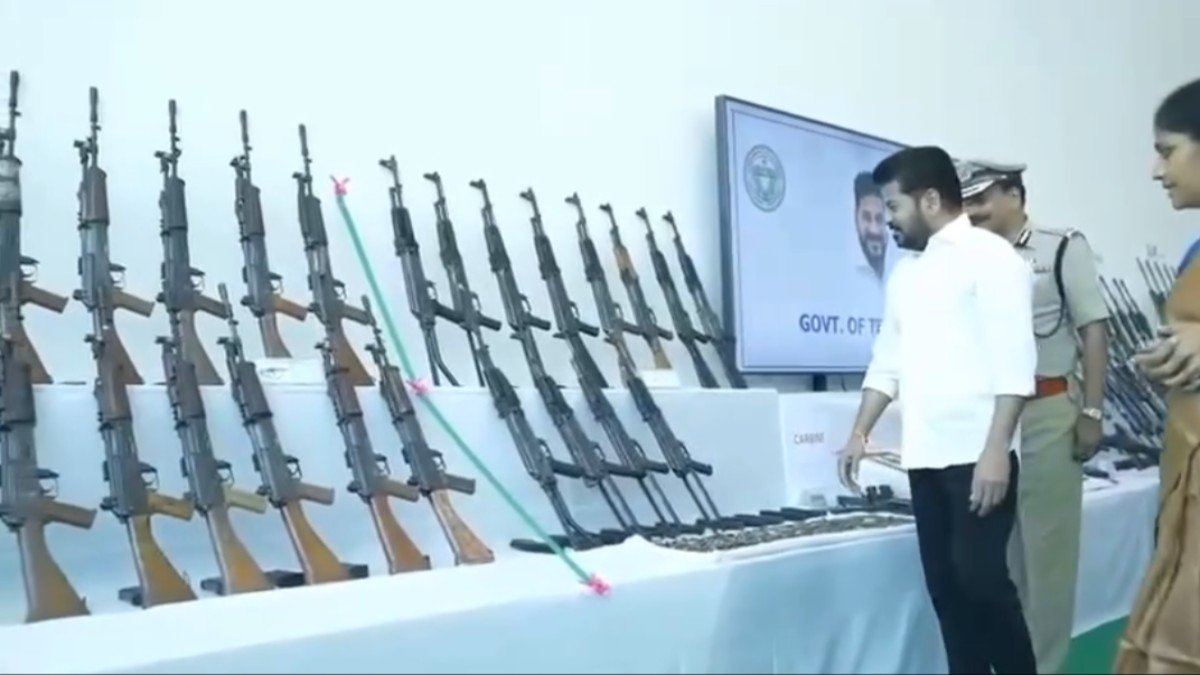 రేవంత్ రెడ్డి సమక్షంలో 130 మంది మావోయిస్టుల లొంగుబాటు