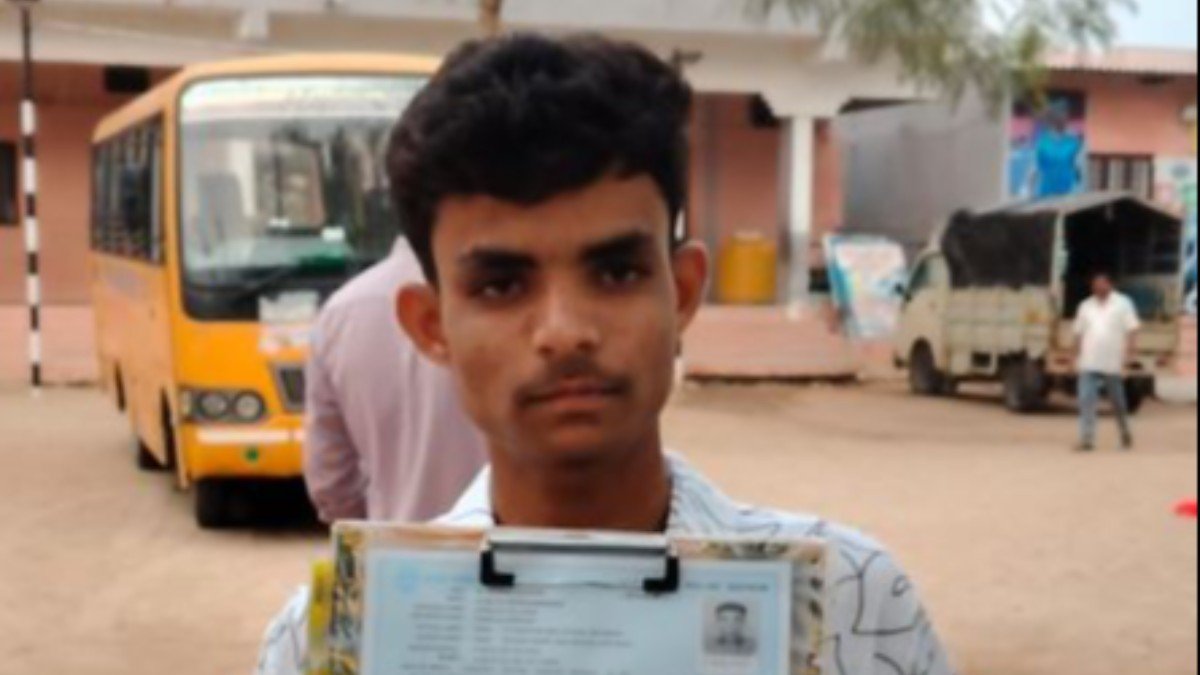 తండ్రి మృతి.. పరీక్షలకు కుమారుడు