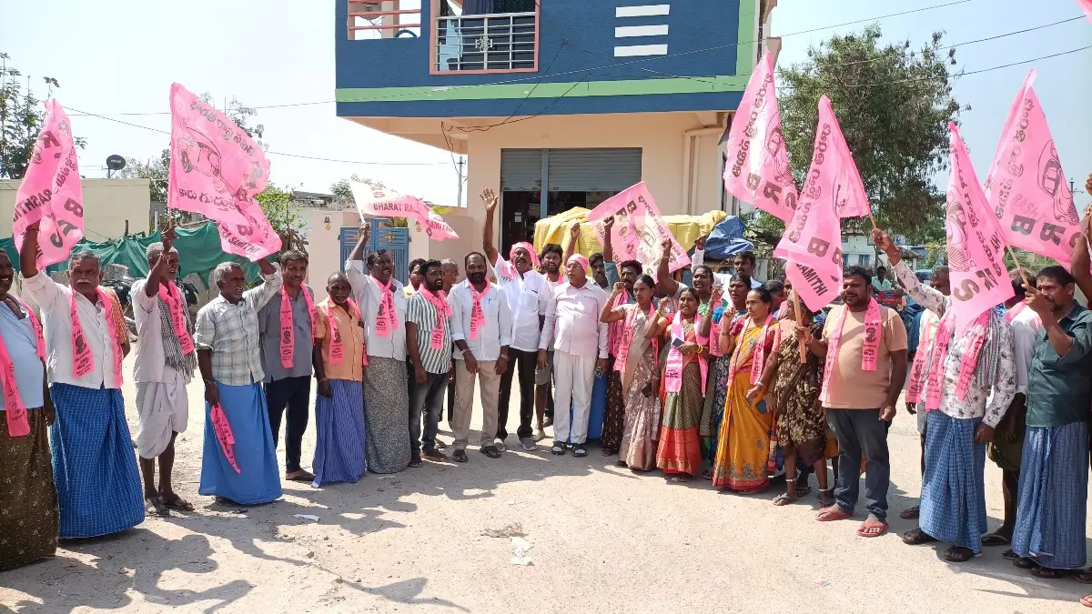 అసెంబ్లీ లో ఆరు గ్యారెటీల కు చట్టబద్ధత కల్పించాలి; తాటికొండ సీతయ్య