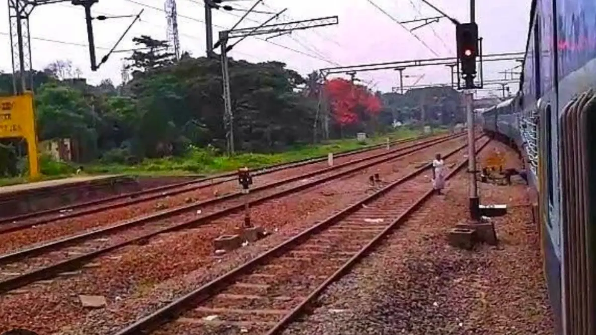 ఉద్యోగం దొరకక ఆవేదన… రైలుకింద పడి యువకుడి మృతి 