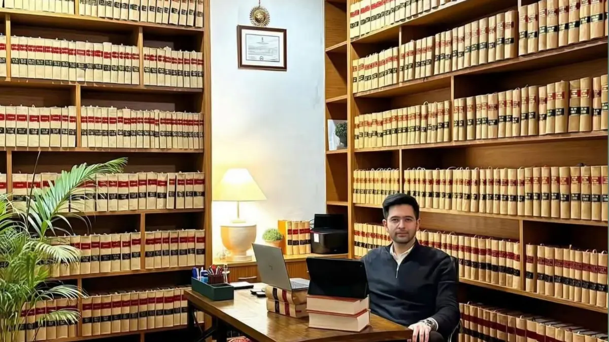 రాఘవ్ చద్దా గది: భవిష్యత్ ప్రధాని యొక్క పుస్తకాల సామ్రాజ్యం