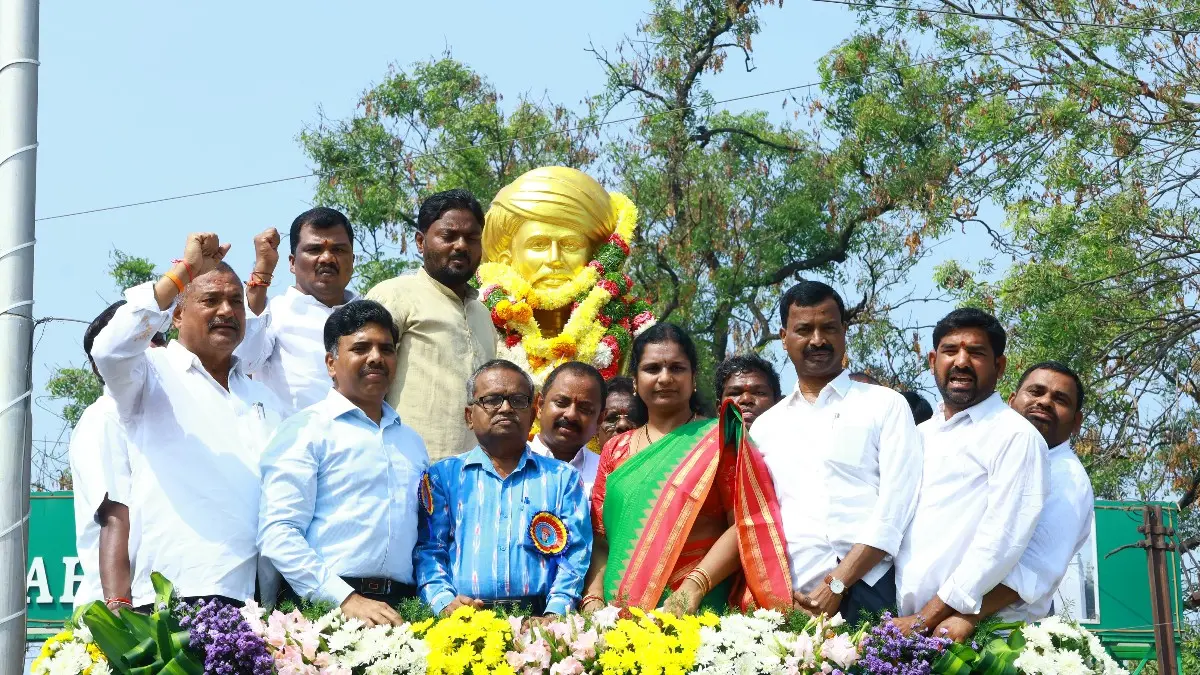 పూలే ఆశయాలతోనే సామాజిక మార్పు..