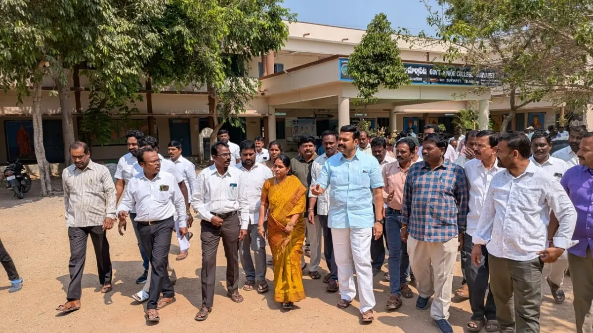 ఇంటర్‌లో ప్రతిభ చూపిన ప్రభుత్వ విద్యార్థులకు శుభాకాంక్షలు