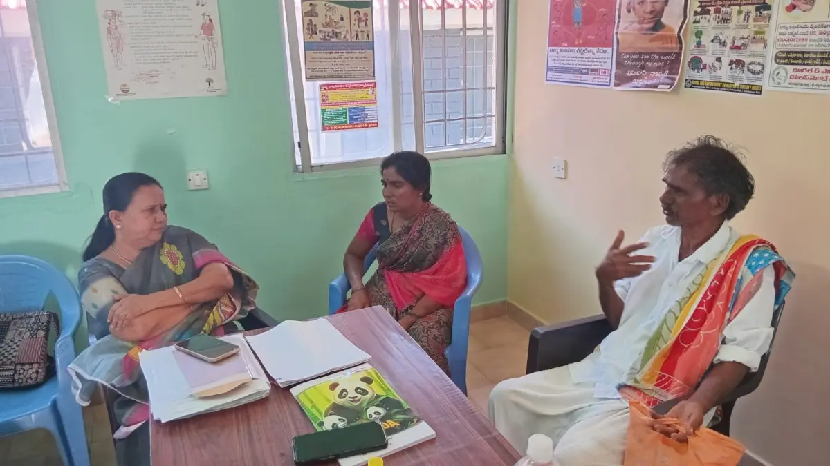 రైతు కుటుంబానికి అండగా రెడ్స్ సంస్థ 