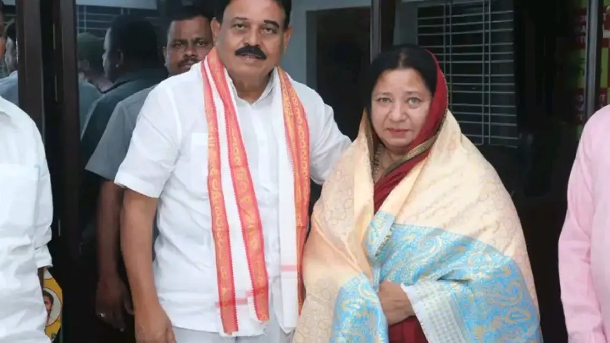 మాజీ మంత్రి పల్లె ని కలిసిన టీడీపీ అధ్యక్షురాలు పర్వీన్ భాను 