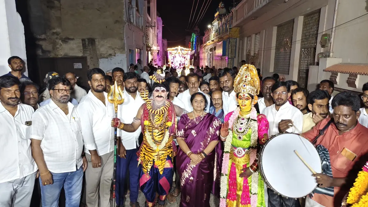 వాసవీ మాత జయంతి వేడుకల్లో మంత్రి సవిత పాల్గొనడం