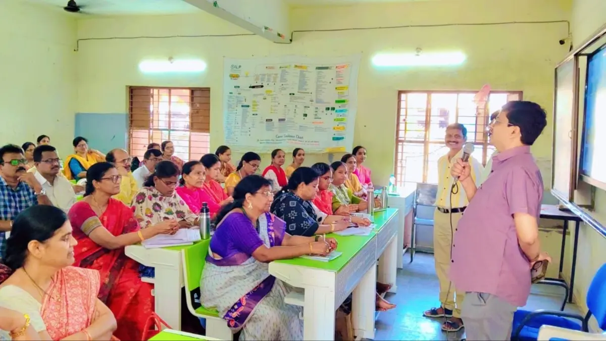 పక్కాగా జనగణన చేపట్టాలి:మున్సిపల్ కమిషనర్ వెంకట్రామిరెడ్డి