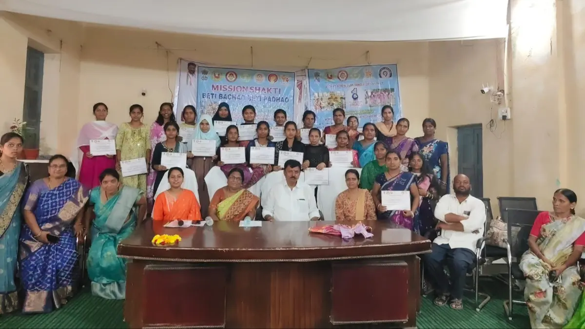 స్వయం ఉపాధితో మహిళలు ఆత్మవిశ్వాసంగా ఎదగాలి – ఎమ్మెల్యే సంజీవరెడ్డి
