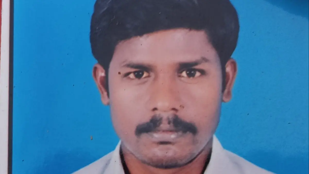 రాంగ్‌రూట్ వాహనం ఢీకొని పెట్రోల్ బంక్ ఉద్యోగి మృతి