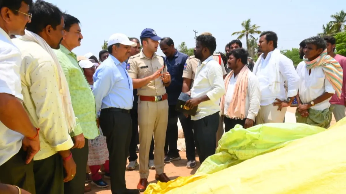 ధాన్యం కొనుగోళ్లలో అక్రమాలకు తావిస్తే కఠిన చర్యలు..