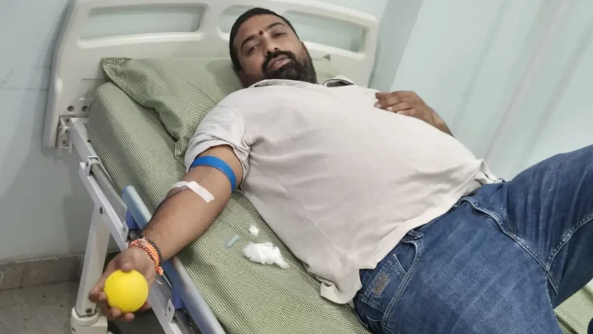 42వ సారి రక్తదానం చేసి ఆదర్శంగా నిలిచిన శరత్ చంద్ర