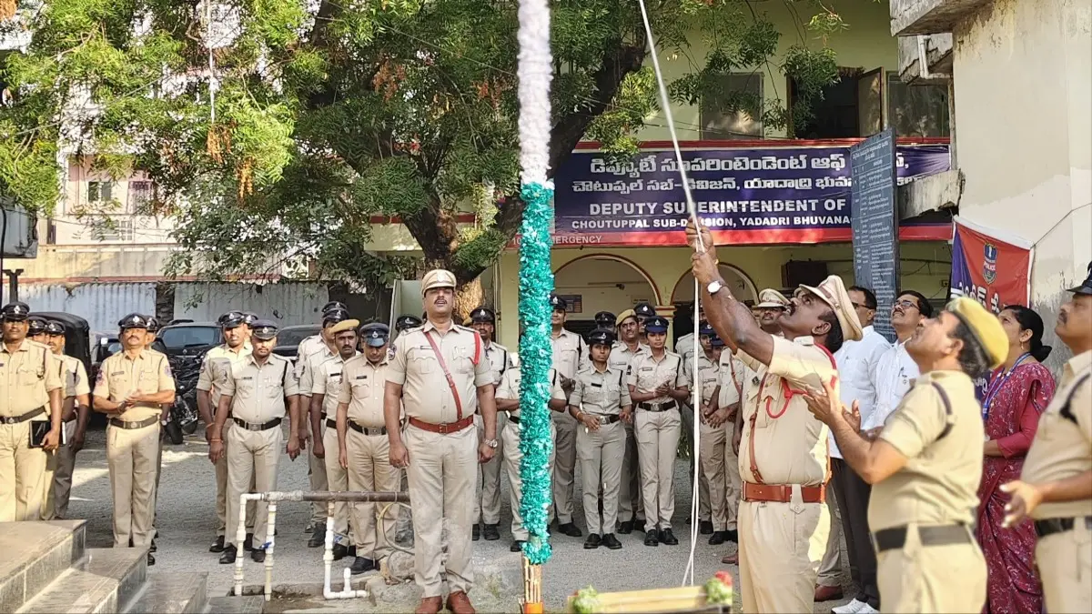 చౌటుప్పల్ పోలీస్ స్టేషన్‌లో ఘనంగా తెలంగాణ ఆవిర్భావ దినోత్సవం
