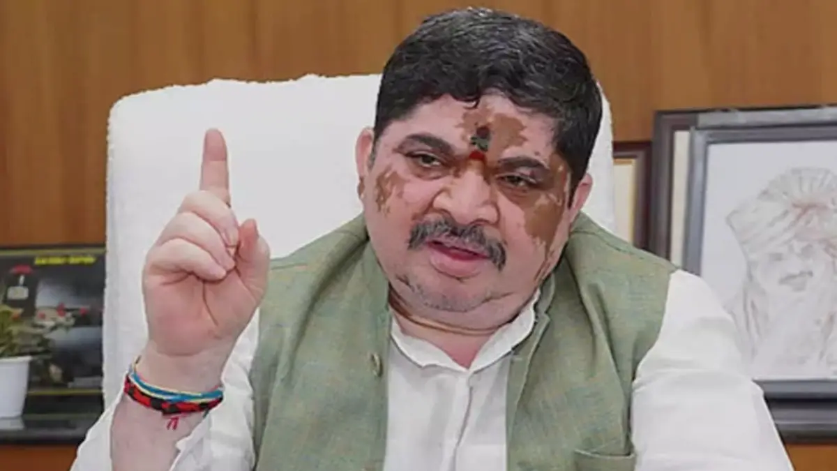 "తెలంగాణ మా తండ్రి, తాతల జాగీరు కాదు.. ప్రజల ఆత్మగౌరవ ఫలితం" — పవన్ వ్యాఖ్యలకు పొన్నం ఘాటు కౌంటర్