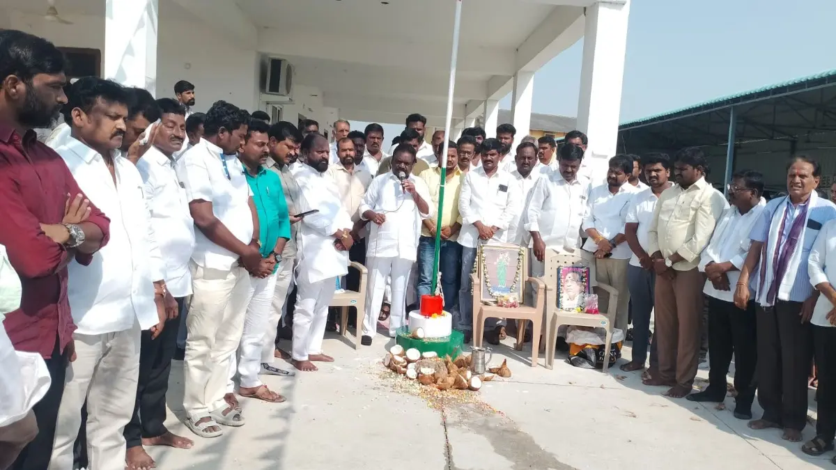 తెలంగాణ ఆత్మగౌరవాన్ని దెబ్బతీస్తే సహించేది లేదు; ఎమ్మెల్యే సామెల్ 