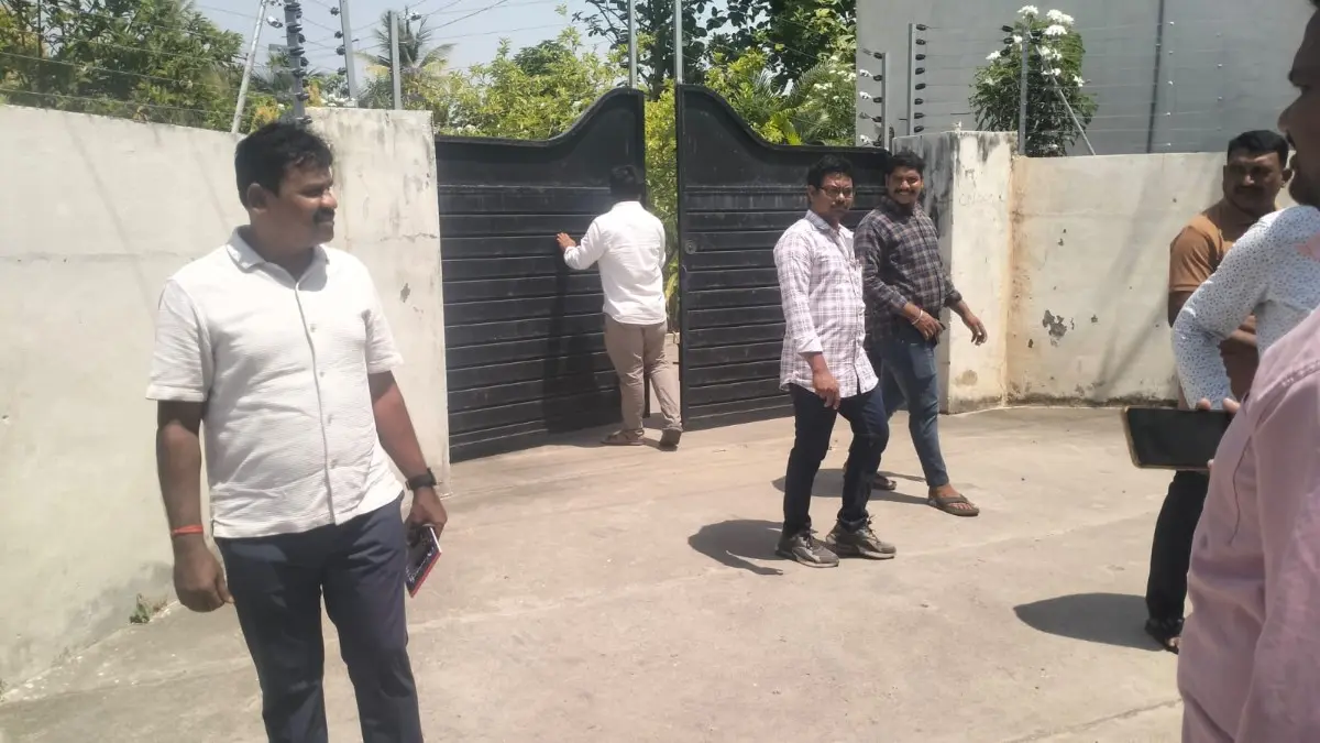తుంగతుర్తిలో ఏసీబీ అధికారుల ఆకస్మిక సోదాలు.. కలకలం రేపిన తనిఖీలు